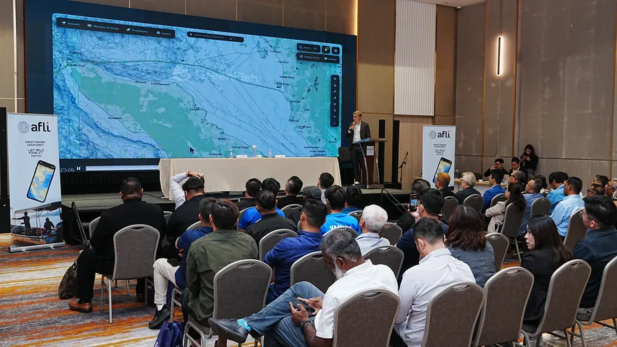 Guests viewing ocean data charts